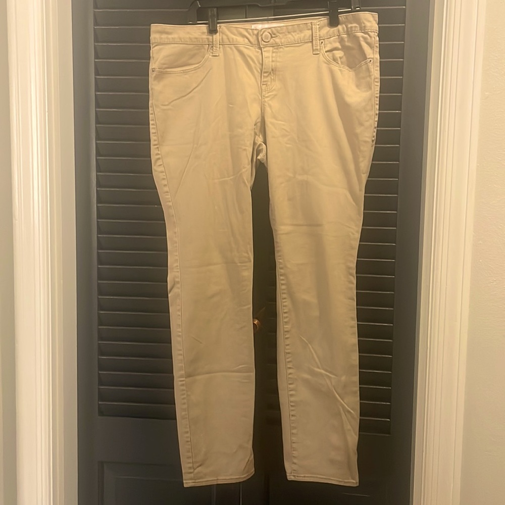 No boundaries soft khaki juniors pant